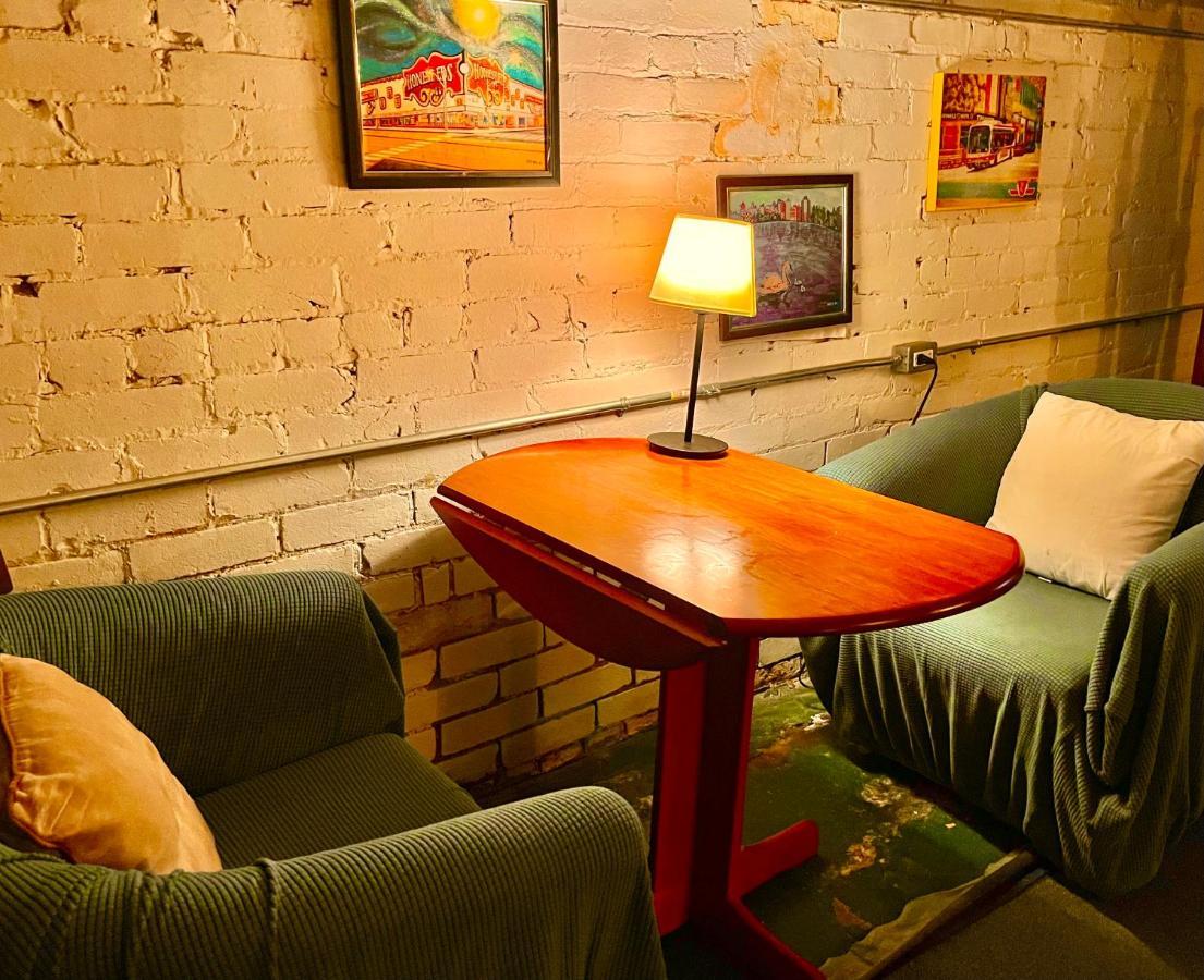 The Only Backpacker'S Inn (Adults Only) Toronto Exteriör bild