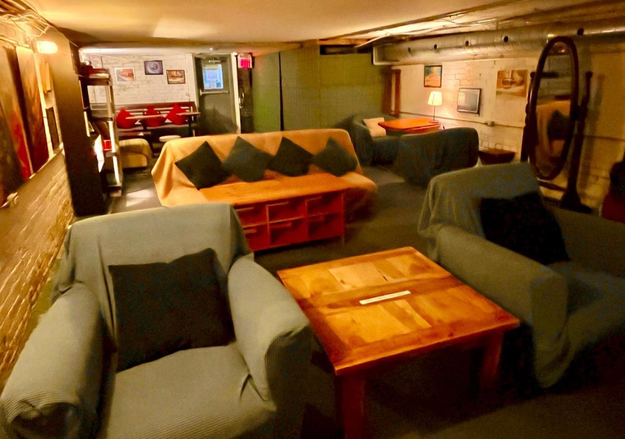 The Only Backpacker'S Inn (Adults Only) Toronto Exteriör bild