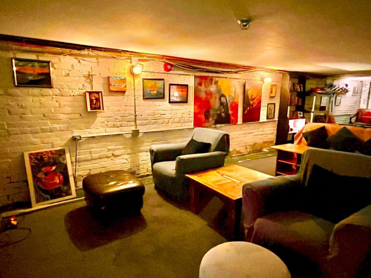 The Only Backpacker'S Inn (Adults Only) Toronto Exteriör bild