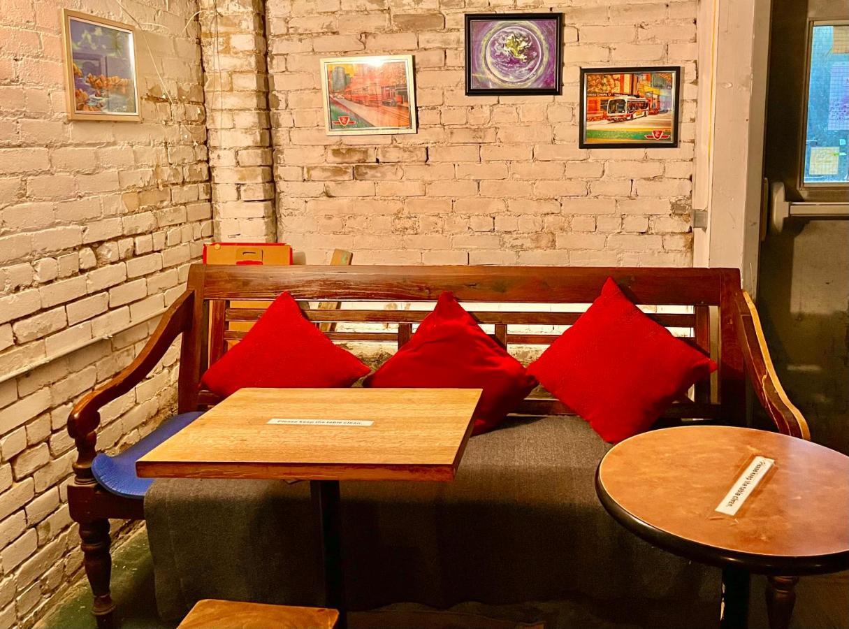 The Only Backpacker'S Inn (Adults Only) Toronto Exteriör bild