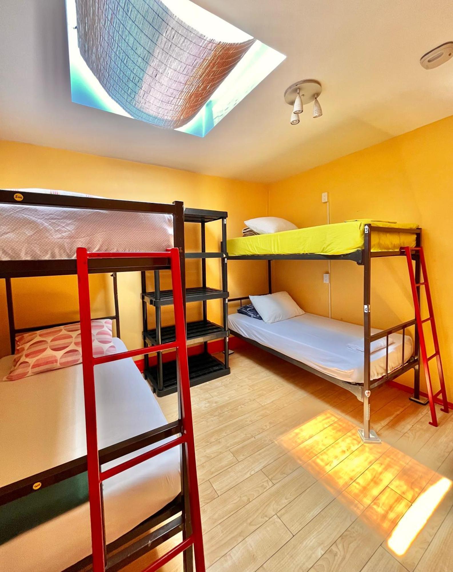 The Only Backpacker'S Inn (Adults Only) Toronto Exteriör bild