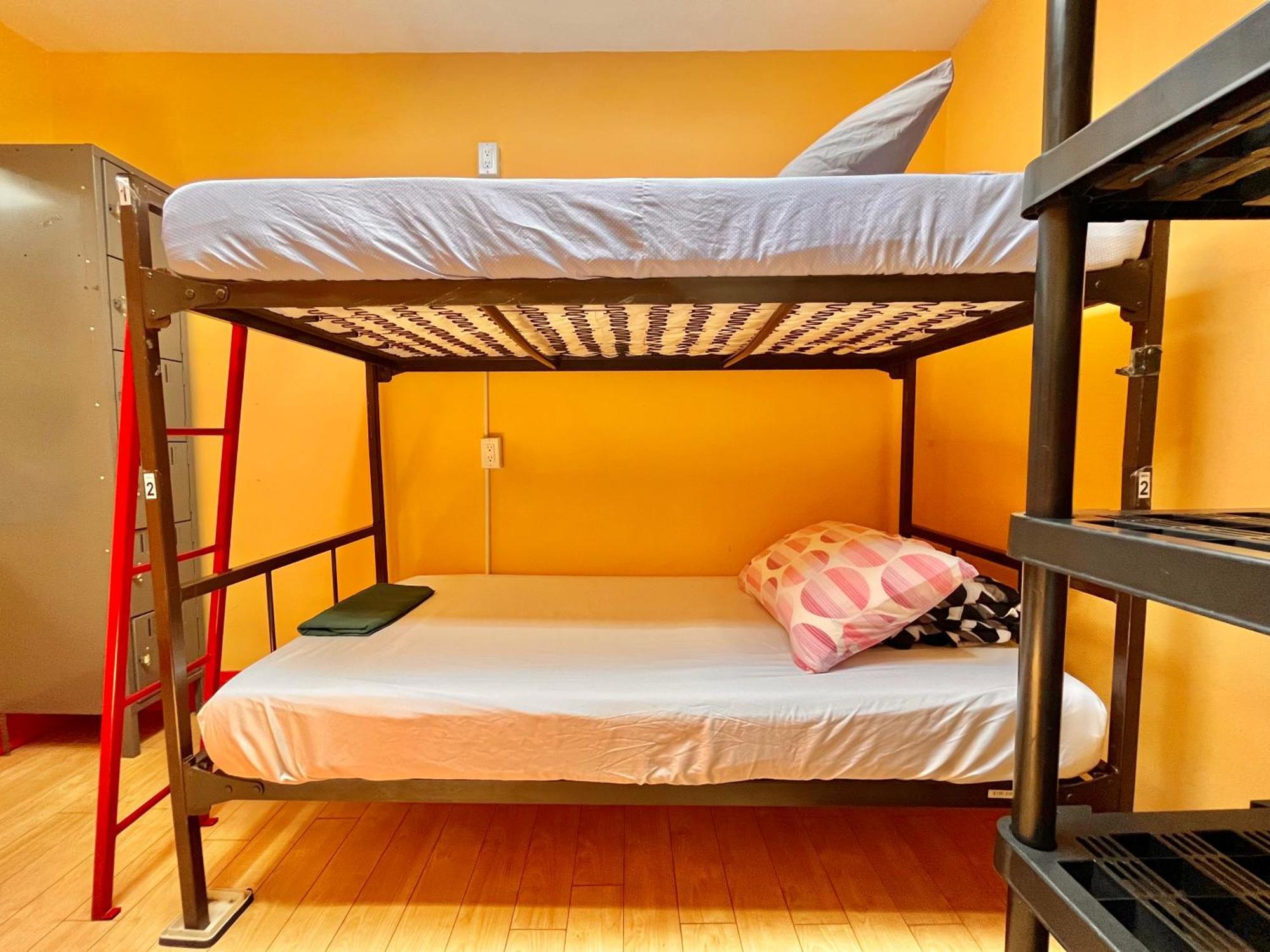 The Only Backpacker'S Inn (Adults Only) Toronto Exteriör bild